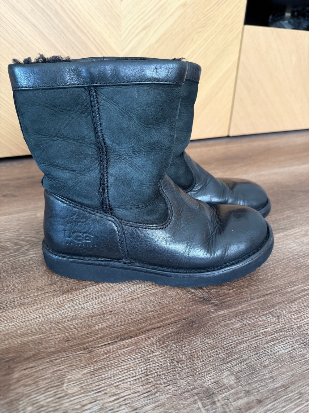 UGG Tammy Black Leather Sheepskin Boots Kids Size 3